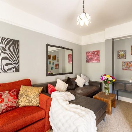 Traditional English 4 Bedroom Home In Greenwich Plumstead  Exterior foto